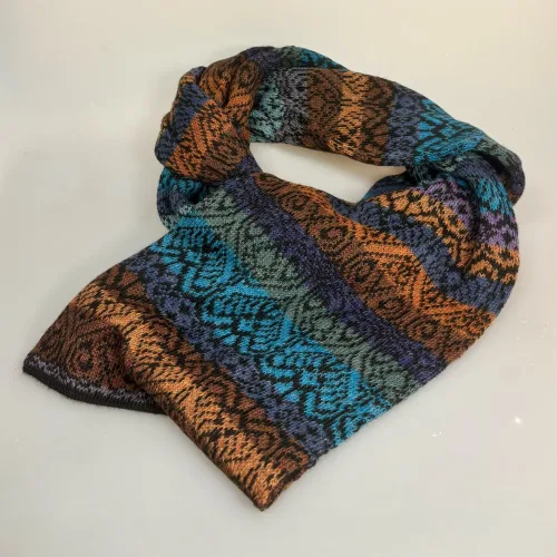Alpaka Tørklæde Dobbelt - Catedral Blå Gylden, black, efterårsfarver, multi, mættede, dæmpede, farveforløb, mønsterborter, hønsestrik, handloomed, lamauld, , herrehalstørklæde, assesseries, vinter, Alpaca tørklæde dobbelt - Rayas Gylden, efterårsfarver, varme, farver, havblå, petrol, petroleums, grønt, blåt, turkis, flotte farver , efterårs, alpaca, alpakka, lamauld, strik, halstørklæde, tørklæde, strik, alpacastrik, unisex, til, herrer, damer, kvinder, kvalitet, luksus, lækkert, flot, biti, ribe, blødt, varmt, lunt, kradser ikke