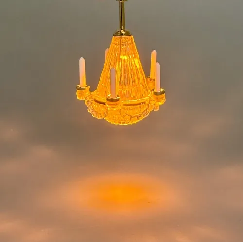 Miniature Krystal Lysekrone Lille, krystallyskrone, krystal, loftslampe, plafond, pendel, miniature, tre, arme, lysekrone, smart, batteri, ledningsfri, standerlampe, gulvlampe, retro, symbolsk, gave, lampe i gave, gavekort, lampekøb, miniature, 1:12, dukkehus, tilbehør, ting til, dukkehuset, lamper, belysning, batteri, nisser, nissehus, nissebo, nissedør, hygge, julekrybbe, julelandskab, mini, lamper, biti, ribe