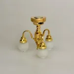 Miniature Loftslampe Trearmet Messing med Opalglas, loftslampe, plafond, pendel, miniature, tre, arme, lysekrone, smart, batteri, ledningsfri, standerlampe, gulvlampe, retro, symbolsk, gave, lampe i gave, gavekort, lampekøb, miniature, 1:12, dukkehus, tilbehør, ting til, dukkehuset, lamper, belysning, batteri, nisser, nissehus, nissebo, nissedør, hygge, julekrybbe, julelandskab, mini, lamper, biti, ribe