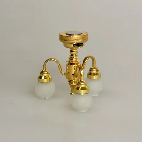 Miniature Loftslampe Trearmet Messing med Opalglas, loftslampe, plafond, pendel, miniature, tre, arme, lysekrone, smart, batteri, ledningsfri, standerlampe, gulvlampe, retro, symbolsk, gave, lampe i gave, gavekort, lampekøb, miniature, 1:12, dukkehus, tilbehør, ting til, dukkehuset, lamper, belysning, batteri, nisser, nissehus, nissebo, nissedør, hygge, julekrybbe, julelandskab, mini, lamper, biti, ribe