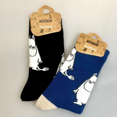 Strømper Mumi - Grumpy Sort, Moomn38N, herre, dame, drenge, pige, mopset, arrig, gnaven, hidsig, mumitroldene, moomin, mumidalen, strømper, sokker, sommersokker, footies, pige, dame, damesokker, pigestrømper, sneakers, sneaker strømper, tegneserie, cartoon, sjove, søde, glade, kvalitet, god, lækker, holdbare, sokker, strømper, bomuld, bomuldsstrømper, bomuldssokker, sjove, motiv, kulørte, farverige, humoristiske, mumisokker, mumistrømper,, økologisk, holdbare, gave, gaveide, fan, stærk, sej, forbillede, konfirmationsgave, konfirmand, gaveide, gave, biti, ribe, nordic boddies,