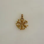 Bronze Vedhæng Vegvisir Åben, kompas, vikingekompas, vejviser, amulet, symbol, 05-311-13, gylden, bronze, smykke, vedhæng, pendant, vikinger, vikingesmykke, heksetegn, ægte, original, fund, runeristning, rejse, rejseamulet, lykkebringende, finde vej, gamle, guder, nordisk, mytologi, tro, aser, asatro, guder, vikingefund, museumssmykker, biti, ribe, dansk,