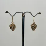 Bronze Vikinge Ørehængere - Fenris Ulvehoveder, ulv, ulvehoved, fenrisulven, bvikingesmykker, vikinge, øreringe, hænge, guld, bronze, ægte, dyr, mytologi, aser, symbol, styrke, amulet, dansk, fund, museumssmykker, totem, biti, ribe, udgravninger, original, fund, 234-10