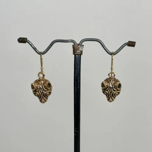 Bronze Vikinge Ørehængere - Fenris Ulvehoveder, ulv, ulvehoved, fenrisulven, bvikingesmykker, vikinge, øreringe, hænge, guld, bronze, ægte, dyr, mytologi, aser, symbol, styrke, amulet, dansk, fund, museumssmykker, totem, biti, ribe, udgravninger, original, fund, 234-10