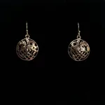 Bronze Vikingeøreringe - Odins Hest Sleipner Flet, hest, slejpner, sleipner, sleipnir, odins, otte ben, ottebenet, hurtig, magisk, vikingesmykker, vikinge, vikingeøreringe, keltisk flet, runde, gyldne, bronze, fund, kopi, ægte, original, fabeldyr, aser, asatro, mytologi, gamle, guder, danmark, dansk, danefæ, biti, ribe, 239-30