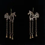 Bronze Vikingeøreringe - Odins Hest Sleipner Kæder, 239-5, lange, bronze, gylden, kobber, Odins Hest Sleipner Flet, hest, slejpner, sleipner, sleipnir, odins, otte ben, ottebenet, hurtig, magisk, vikingesmykker, vikinge, vikingeøreringe, keltisk flet, runde, gyldne, bronze, fund, kopi, ægte, original, fabeldyr, aser, asatro, mytologi, gamle, guder, danmark, dansk, danefæ, biti, ribe,