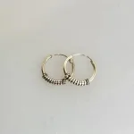 Creoler i Sølv Ø 15 mm med Glat Bevikling, BLT, SØ 051-1, små, enkle, ægte, sølv, sterling, 925, billibe, tilbud, value, kvalitet, Bevikling, simple, enkle, stilede, stilige, små, specielle, cool, hoops, runde, ægte, sølv, sterling, 925, bali, old school, maanesten, pico, billige, sølvøreringe, øreringe, stine a, enamel, cph, jane kønig, par, flotte, gaveide, gave, biti, ribe
