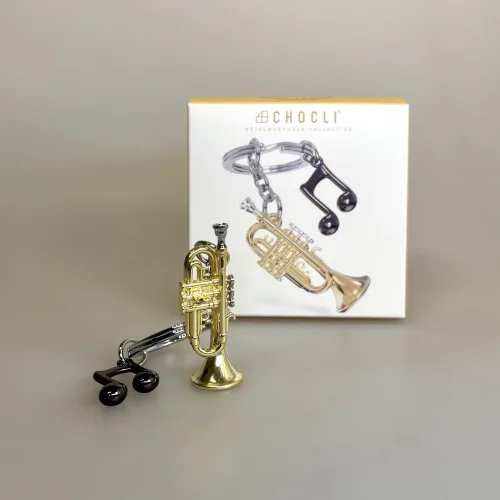 Nøglering Trompet & Node, trumpet, 401-01, messingblæser, trompetist, instrument, musikalsk, musik, elsker, musiker, konservatorie, jazz, jazzmusik, gave, symbolsk, lækker, kvalitet, pengegave, koncert, hornorkester, symfoni, orkester, nøglering, gave, musikgave, biti, ribe