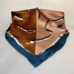 Silketørklæde Bandana Brun Grå Orange med Seletøj, variabelt, fire i en, petrol, orange, brun, grå, nobelt, lady like, elegant, lækkert, heste, hestesko, seletøj, vuitton, chanel, gucci, elegant, ladylike, grønt, gult, limegrønt, lyst, lækkert, kvalitet, ren, silke, lille, kvadratisk, bandana, nicki, firkantet, charmeklud, flot, gave, gaveide, biti, ribe, silketørklæde, ren, ægte, silke, silkesatin, fed, luksus, luksuriøst, i halsen, halsklud, taske, bandoliere, charmeklud, moderne, hip, new in, efterår, farver, smart, biti, ribe, dior, hermes,
