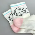 Strømper Sport Footies - Mumi Koldbøtter, Moomin34B, kort, skaft, footies, sneakerstrømper, sneaker, strømper, sokker, hvide, pastelfarver, miami, california, beach, pastel, farver, soft, retro, 80'erne, vibes, strand, snorkfrøkenen, lucky, socks, retro, farver, sjove, herlige, humoristiske, gave, gaveide, camping, outdoor, life, hike, sportssokker, sportsstrømper, ankelsokker, bomuld, bomuldssokker, feminint, tøset, cute, love, rosa, pink, babypink, lyssrød, rosa, kærlighed, pigesokker, pige, dame, girly, mumitroldene, moomin, mumidalen, strømper, sokker, sommersokker, dame, damesokker, pigestrømper, sneakers, sneaker strømper, tegneserie, cartoon, sjove, søde, glade, kvalitet, god, lækker, holdbare, sokker, strømper, bomuld, bomuldsstrømper, bomuldssokker, sjove, motiv, kulørte, farverige, humoristiske, mumisokker, mumistrømper,, økologisk, holdbare, gave, gaveide, fan, stærk, sej, forbillede, konfirmationsgave, konfirmand, gaveide, gave, biti, ribe, nordic boddies,