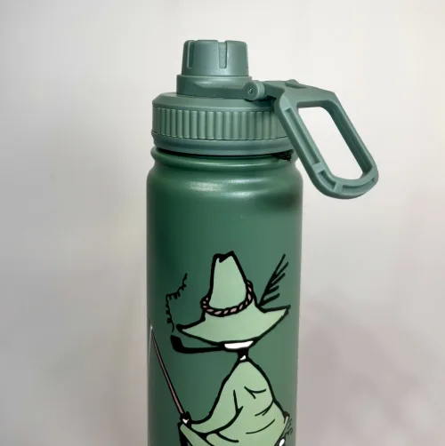 Termoflaske - Mumrikken på Fisketur, snufkin, mumrik, moomin, mumi, venner, jagt, fisker, fiskeri, lystfisker, outdoor, camping, hiking, Termoflaske - Mumi Fitness, mintfarvet, mintgrøn, pastelfarvet, lysegrøn, turkis, fitness, vægtløftning, træne, i form, motion, stærk, styrketræning, motionscenter, fitnesscenter, MOOMIN100c, sej, cool, drenge, mænd, mopset, sjov, lækker, moomin, nordic buddies, 100A, kolde, varme, drikke, lækker, kvalitet, metal, metalflaske, termokande, motion, træning, kaffe, te, vand, pendler, skole, job, udflugt, togturen, ting, gave, gaveide, konfirmation, praktisk, smart, cykeltur, gear, udstyr, dreng, drenge, piger, voksne, børn, flot, sjov, herlig, humoristisk, særlig, speciel, svensk, biti, ribe, mumitroldene, mumidalen, tove, janson,