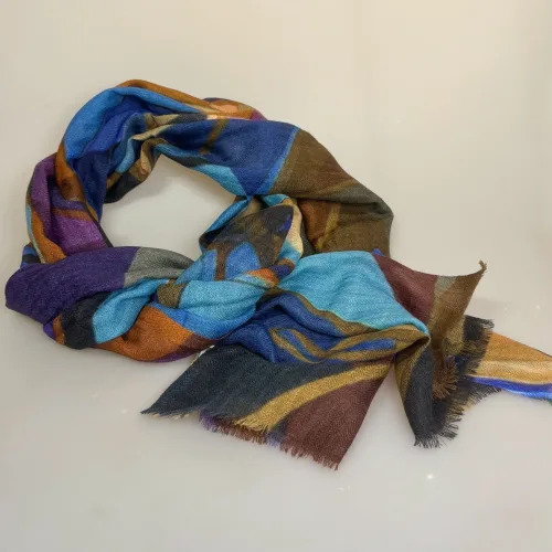 Tørklæde Let Vævet Merino - Aftenlys, raven, klare, mættede, farver, raven, merinould, blødt, let, tyndt, lunt, klassisk, lækkert, kvalitet, vævet, tryk, mønster, elegant, lady, eksklusivt, rund, fødselsdag, efterår, vinter, acvessoires, tilbehør, stola, sjal, uldent, ren, naturmateriale, high end, moderne, smukt, design, kunst, biti, ribe, fødselsdagsgave, jubilæum, gaveide, svigermor, mor, ældre, smart,