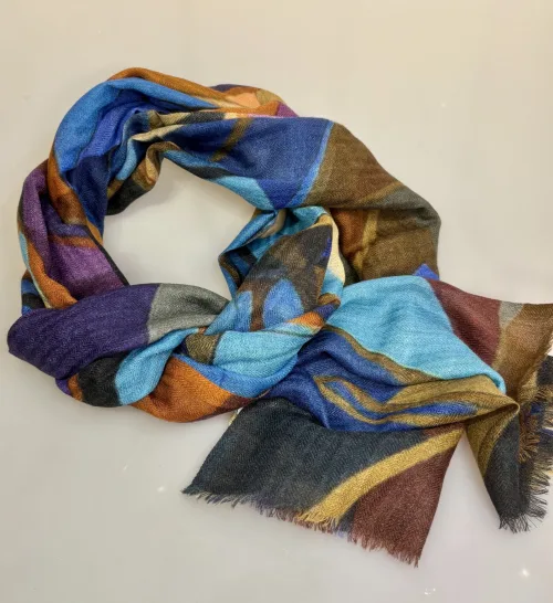 Tørklæde Let Vævet Merino - Aftenlys, raven, klare, mættede, farver, raven, merinould, blødt, let, tyndt, lunt, klassisk, lækkert, kvalitet, vævet, tryk, mønster, elegant, lady, eksklusivt, rund, fødselsdag, efterår, vinter, acvessoires, tilbehør, stola, sjal, uldent, ren, naturmateriale, high end, moderne, smukt, design, kunst, biti, ribe, fødselsdagsgave, jubilæum, gaveide, svigermor, mor, ældre, smart,