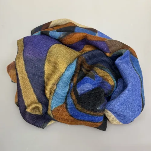 Tørklæde Let Vævet Merino - Aftenlys, raven, klare, mættede, farver, raven, merinould, blødt, let, tyndt, lunt, klassisk, lækkert, kvalitet, vævet, tryk, mønster, elegant, lady, eksklusivt, rund, fødselsdag, efterår, vinter, acvessoires, tilbehør, stola, sjal, uldent, ren, naturmateriale, high end, moderne, smukt, design, kunst, biti, ribe, fødselsdagsgave, jubilæum, gaveide, svigermor, mor, ældre, smart,