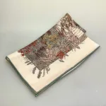 Bandana Tørklæde Uld og Silke - Hidden Palace, urskov, jungle, skjult, forsvunden, by, rige, glemt, pallads, slot, magisk, elegant, chic, smart, moderne, merino, uld, twill, twillvævet, silke, luksus, kraftigt, lunt, blødt, efterår,, vinter, forår, halsen, charmeklud, bandeaux, lille, chic, vendbart, dobbelt, vævet, håndrullede, kanter, lækker, kvalitet, smart, moderne, luksus, elegant, poetisk, smukt, blå, toner, harmonisk, eventyrligt, silkebandana, lille, firkantet, kvadratisk, løver, heste, traner, svaner, skildpadder, elefanter, safari, bjerg, afrika, flod, skabelsen, noas ark, hulemaleri, kunst, livets gang, dyreflokke, dyreliv, musik, hymne, hyldest, palmer, frodigt, gave, gaveide, antropolog, antropologi, biti, ribe