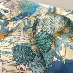 Silketørklæde Bandana - Fantastisk Fauna, 73744, silkesatin, satin, ren, silke, lækker, kvalitet, smart, moderne, luksus, elegant, poetisk, smukt, blå, toner, harmonisk, eventyrligt, silkebandana, lille, firkantet, kvadratisk, løver, heste, traner, svaner, skildpadder, elefanter, safari, bjerg, afrika, flod, skabelsen, noas ark, hulemaleri, kunst, livets gang, dyreflokke, dyreliv, musik, hymne, hyldest, palmer, frodigt, gave, gaveide, antropolog, antropologi, biti, ribe