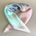 Silketørklæde Bandana Flower Pastel, pastelfarver, lyse, feminint, yndigt, friskt, ungdommeligt, girly, fint, rosa, lyslilla, fersken, laks, lyseblåt, turkis, sarte, farver, diskret, cute, poetisk, pastel, lyse, farver, elegant, sommerfugl