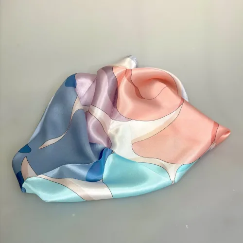 Silketørklæde Bandana Flower Pastel, pastelfarver, lyse, feminint, yndigt, friskt, ungdommeligt, girly, fint, rosa, lyslilla, fersken, laks, lyseblåt, turkis, sarte, farver, diskret, cute, poetisk, pastel, lyse, farver, elegant, sommerfugl