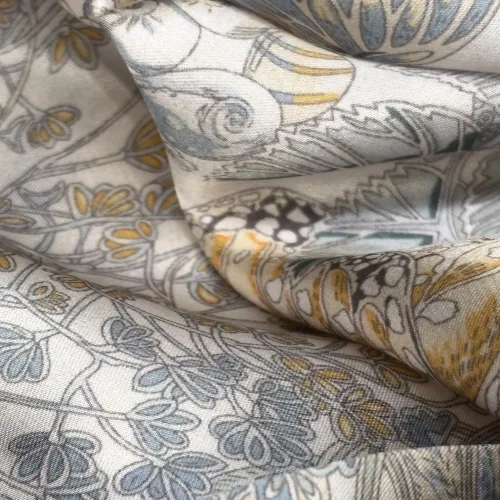 Silketørklæde Bandana Secret Garden, eventyr, magisk, yndigt, poetisk, pastel, lyse, farver, elegant,pegasus, alfe, bambi, hjort, sommerfult, feminint,