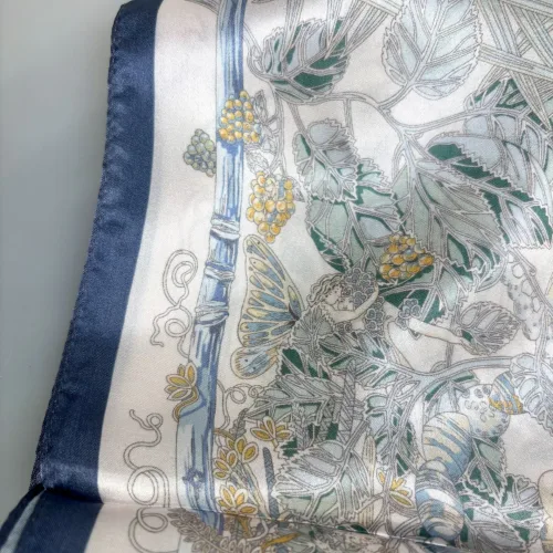 Silketørklæde Bandana Secret Garden, eventyr, magisk, yndigt, poetisk, pastel, lyse, farver, elegant,pegasus, alfe, bambi, hjort, sommerfult, feminint,
