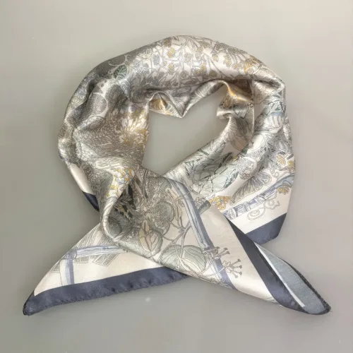 Silketørklæde Bandana Secret Garden, eventyr, magisk, yndigt, poetisk, pastel, lyse, farver, elegant,pegasus, alfe, bambi, hjort, sommerfult, feminint,