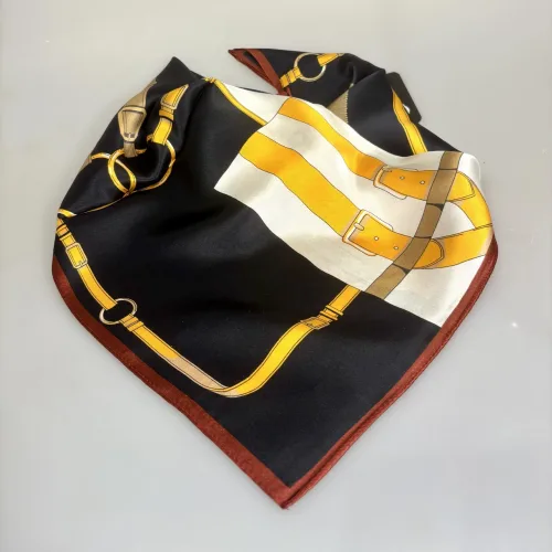 Silketørklæde Bandana Sort Hvid Gylden med Seletøj, enkelt, classy, Silketørklæde Bandana Brun Grå Orange med Seletøj, variabelt, fire i en, petrol, orange, brun, grå, nobelt, lady like, elegant, lækkert, heste, hestesko, seletøj, vuitton, chanel, gucci, elegant, ladylike, grønt, gult, limegrønt, lyst, lækkert, kvalitet, ren, silke, lille, kvadratisk, bandana, nicki, firkantet, charmeklud, flot, gave, gaveide, biti, ribe, silketørklæde, ren, ægte, silke, silkesatin, fed, luksus, luksuriøst, i halsen, halsklud, taske, bandoliere, charmeklud, moderne, hip, new in, efterår, farver, smart, biti, ribe, dior, hermes, nobelt, lady like, elegant, lækkert, heste, hestesko, seletøj, vuitton, chanel, gucci, elegant, ladylike, grønt, gult, limegrønt, lyst, lækkert, kvalitet, ren, silke, lille, kvadratisk, bandana, nicki, firkantet, charmeklud, flot, gave, gaveide, biti, ribe, silketørklæde, ren, ægte, silke, silkesatin, fed, luksus, luksuriøst, i halsen, halsklud, taske, bandoliere, charmeklud, moderne, hip, new in, efterår, farver, smart, biti, ribe, dior, hermes,