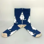 Strømper Mumi - Grumpy Blå, herre, dame, drenge, pige, mopset, arrig, gnaven, hidsig, mumitroldene, moomin, mumidalen, strømper, sokker, sommersokker, footies, pige, dame, damesokker, pigestrømper, sneakers, sneaker strømper, tegneserie, cartoon, sjove, søde, glade, kvalitet, god, lækker, holdbare, sokker, strømper, bomuld, bomuldsstrømper, bomuldssokker, sjove, motiv, kulørte, farverige, humoristiske, mumisokker, mumistrømper,, økologisk, holdbare, gave, gaveide, fan, stærk, sej, forbillede, konfirmationsgave, konfirmand, gaveide, gave, biti, ribe, nordic boddies,