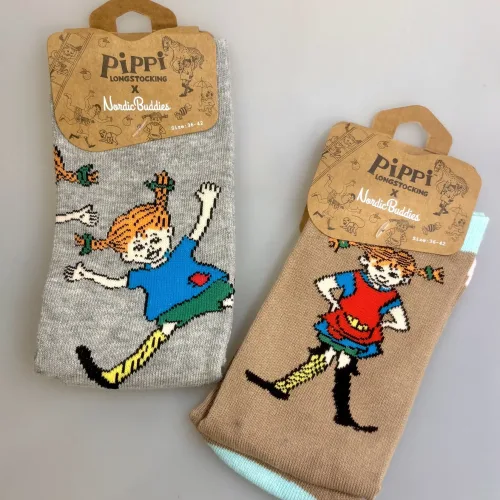 Strømper Pippi Langstrømpe - Camel, Strømper Pippi Langstrømpe - Grå, lysegrå, melange, hopla, PIPPI17M damestrømper, dame, pige, drenge, festlige, pippi, ting, assesoires, accessoires, sokker, strømper, bomuld, bomuldsstrømper, bomuldssokker, sjove, motiv, kulørte, farverige, humoristiske, pippisokker, pippistrømper, økologisk, holdbare, gave, gaveide, pippi fan, sstærk, sej, forbillede, konfirmationsgave, konfirmand, gaveide, gave, biti, ribe, astrid lindgren, pippiting, nordic boddies