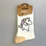 Strømper Sport - Mumi på Vandretur Pastel, moomin29E, pastelfarver, lyse, feminine, yndige, søde, pige, pigesokker, tennissokker, mumi, moomin, Strømper Sport - Mumi på Vandretur, rejse, rygsæk, jordomrejse, dannelsesrejse, lucky, socks, retro, farver, sjove, herlige, humoristiske, gave, gaveide, camping, outdoor, life, hike, sportssokker, sportsstrømper, ankelsokker, bomuld, bomuldssokker, hjerter, feminint, tøset, cute, love, rosa, pink, babypink, lyssrød, rosa, hjerter, kærlighed, pigesokker, pige, dame, girly, mumitroldene, moomin, mumidalen, strømper, sokker, sommersokker, dame, damesokker, pigestrømper, sneakers, sneaker strømper, tegneserie, cartoon, sjove, søde, glade, kvalitet, god, lækker, holdbare, sokker, strømper, bomuld, bomuldsstrømper, bomuldssokker, sjove, motiv, kulørte, farverige, humoristiske, mumisokker, mumistrømper,, økologisk, holdbare, gave, gaveide, fan, stærk, sej, forbillede, konfirmationsgave, konfirmand, gaveide, gave, biti, ribe, nordic boddies,