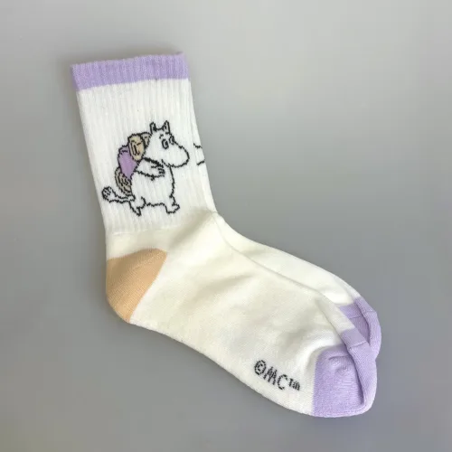 Strømper Sport - Mumi på Vandretur Pastel, moomin29E, pastelfarver, lyse, feminine, yndige, søde, pige, pigesokker, tennissokker, mumi, moomin, Strømper Sport - Mumi på Vandretur, rejse, rygsæk, jordomrejse, dannelsesrejse, lucky, socks, retro, farver, sjove, herlige, humoristiske, gave, gaveide, camping, outdoor, life, hike, sportssokker, sportsstrømper, ankelsokker, bomuld, bomuldssokker, hjerter, feminint, tøset, cute, love, rosa, pink, babypink, lyssrød, rosa, hjerter, kærlighed, pigesokker, pige, dame, girly, mumitroldene, moomin, mumidalen, strømper, sokker, sommersokker, dame, damesokker, pigestrømper, sneakers, sneaker strømper, tegneserie, cartoon, sjove, søde, glade, kvalitet, god, lækker, holdbare, sokker, strømper, bomuld, bomuldsstrømper, bomuldssokker, sjove, motiv, kulørte, farverige, humoristiske, mumisokker, mumistrømper,, økologisk, holdbare, gave, gaveide, fan, stærk, sej, forbillede, konfirmationsgave, konfirmand, gaveide, gave, biti, ribe, nordic boddies,