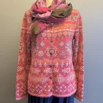 Dunque Fintstrikket Cardigan - Bomuld Rosenrød, rosa, hindbær, bærfarver, beere, bunt, dunque, bomuldsstrik, kradser ikke, blød, lækker, holdbar, kvalitet, frisk, flot, klædelig, dunque, biti, ribe, bomulds, økologisk, bio, gotts, bæredygtig, miljø, rigtig, bevidst