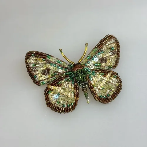 Håndlavet Broche Grønvinget Sommerfugl, four spot sailor butterfly, TL-B-947, mexicansk matros, fir plettet, matros sommerfugl, grøn, lille, sommerfugl, sommerfuglebroche, dæmpede, farver, varme, smuk, kunstværk, kunst, trovelore, særlig, unik, broderi, broderist, broedribe, ribe, biti, smykke, broche, sommerfugl, sommerfuglebroche, sommerfuglesmykke, gave, gaveide, jubilæum, rund, fødselsdag, eksklusiv,