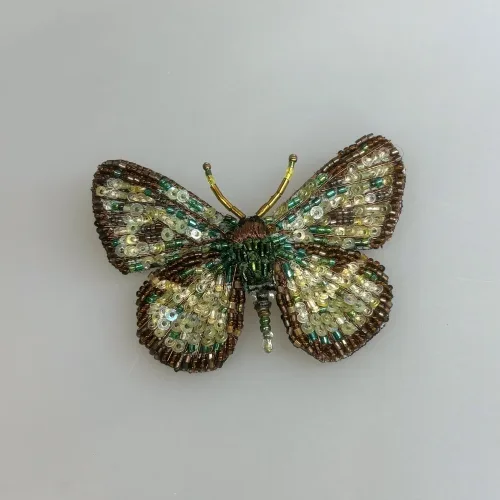 Håndlavet Broche Grønvinget Sommerfugl, four spot sailor butterfly, TL-B-947, mexicansk matros, fir plettet, matros sommerfugl, grøn, lille, sommerfugl, sommerfuglebroche, dæmpede, farver, varme, smuk, kunstværk, kunst, trovelore, særlig, unik, broderi, broderist, broedribe, ribe, biti, smykke, broche, sommerfugl, sommerfuglebroche, sommerfuglesmykke, gave, gaveide, jubilæum, rund, fødselsdag, eksklusiv,