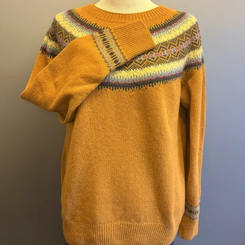 Harley of Scotland - Færø Pullover Super Soft - Chai, karry, gylden, brun, moderne, farver, farvesammensætning, lun, gul, karrygul, gulbrun, kvalitet, cashmere, kashmir, supersoft, ekstr blød, blød, let, skøn, kvalitet, lambswool, merino, angora, strik, pullover, sweater, lun, elegant, chic, stilfuld, sporty, smart, frisk, diskret, beige, turkis, lys, løs, klædelig, casual, damestrik, striktrøje, ulden, uldtrøje, biti, ribe, skotsk, færø, islandsk, norsk, speciel, særlig, sort, sol, vadehavet, dagmar, lærke bakker, feminin,