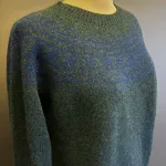 Harley of Scotland - Færø Pullover Super Soft Petrol Blå, petroleumsgrøn, petrol, grøn, blå, meleret, noss, lugano, super, soft, blød, cashmere, blå, beige, lys, silkeblød, lun, luksus, lækker, kvalitet, færø, færømønster, fintstrikket, sweater, tynd, let, lun, efterår, sensommer, biti, skotsk, skotland, uld, ren, lammeuld, pullover, strik, strikpullover, trøje, indendørs, efterårsstrik, let,