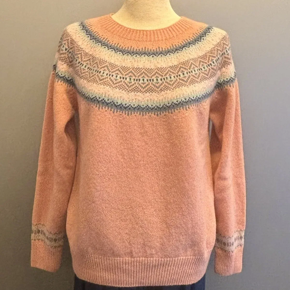 Harley of Scotland - Færø Pullover Super Soft - Rosa Harley of Scotland - Færø Pullover Super Soft - Rosa, finch, puderrosa, laks, lakserosa, pudder, rosa, rose, feminin, sød, cute, lys, lyseblå, pastelfarver, pastelrosa, gammelrosa, gammelpink, sarte farver, sprød, , farver, farvesammensætning, lun, gul, karrygul, gulbrun, kvalitet, cashmere, kashmir, supersoft, ekstr blød, blød, let, skøn, kvalitet, lambswool, merino, angora, strik, pullover, sweater, lun, elegant, chic, stilfuld, sporty, smart, frisk, diskret, beige, turkis, lys, løs, klædelig, casual, damestrik, striktrøje, ulden, uldtrøje, biti, ribe, skotsk, færø, islandsk, norsk, speciel, særlig, sort, sol, vadehavet, dagmar, lærke bakker, dame, pige, sweater, strikket, uld, lamswool,