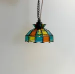 Miniature Pendel Loftslampe - Tiffany, kulørt, glas, blyindfattet, jugend, miniature, led, batteri, dukkehus, dukkehuslampe, minilampe, dukkestue, nissehus, nisser, nissedør, dukkehustilbehør, lamper, pendel, loftslampe, klokkeformet, 8065L, biti, ribe, titanias, pallads, symbolsk, gave, gavekort,