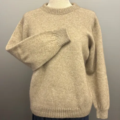 Possum Dame Pullover - Noa Oyster, beige, lys, sandfarvet, meleret, ensfarvet, noa, moderne, klædelig, smart, cropped, super, soft, blød, vamset, varm, eksklusiv, luksus, luksuriøs, ekstravagant, kvalitet, underspillet, strik, opossum, possum, new zealand, noble wilde, damestrik, striktrøje, sweater, let, lun, yndlings, strikbluse, vinter, efterår, comfy, biti, ribe, uld, ulden, uldstrik, uldtrøje, uldsweater, gave, gaveide, julegave