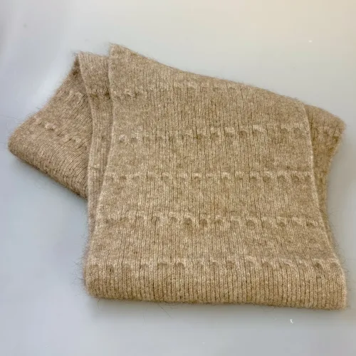 Possum Tørklæde - Oyster Beige, unusex, herre, dame, mænd, damer, ensfarvet, beige, sandy, sandfarvet, varmt, kradser ikke, super, soft, cashmere, opossum, merino, uld, silke, vamset, ren, natur, materialer, uldent, 100%, nobelt, elegant, klassisk, ekstravagant, eksklusivt, lækkert, kvalitet, tidløst, moderne, design, smart, luksus, stiligt, stil, stilfuldt, perfekt, gave, gaveide, julegave, tilbehør, strikket, strik, varmt, efterår, vinter, tilbehør, cool, noble wilde, new zealand, biti, ribe, vadehavet, design, nordisk, dansk
