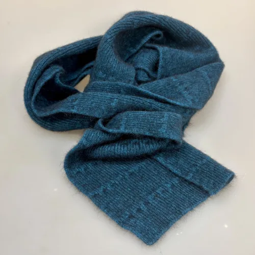 Possum Tørklæde - Petrol, tui, blågrøn, grøn, teroleumsgrøn, petroleumsblå, flot, farve, klar, noble wilde, langt, unisex, herre, dame, mænd, damer, ensfarvet, beige, sandy, sandfarvet, varmt, kradser ikke, super, soft, cashmere, opossum, merino, uld, silke, vamset, ren, natur, materialer, uldent, 100%, nobelt, elegant, klassisk, ekstravagant, eksklusivt, lækkert, kvalitet, tidløst, moderne, design, smart, luksus, stiligt, stil, stilfuldt, perfekt, gave, gaveide, julegave, tilbehør, strikket, strik, varmt, efterår, vinter, tilbehør, cool, noble wilde, new zealand, biti, ribe, vadehavet, design, nordisk, dansk