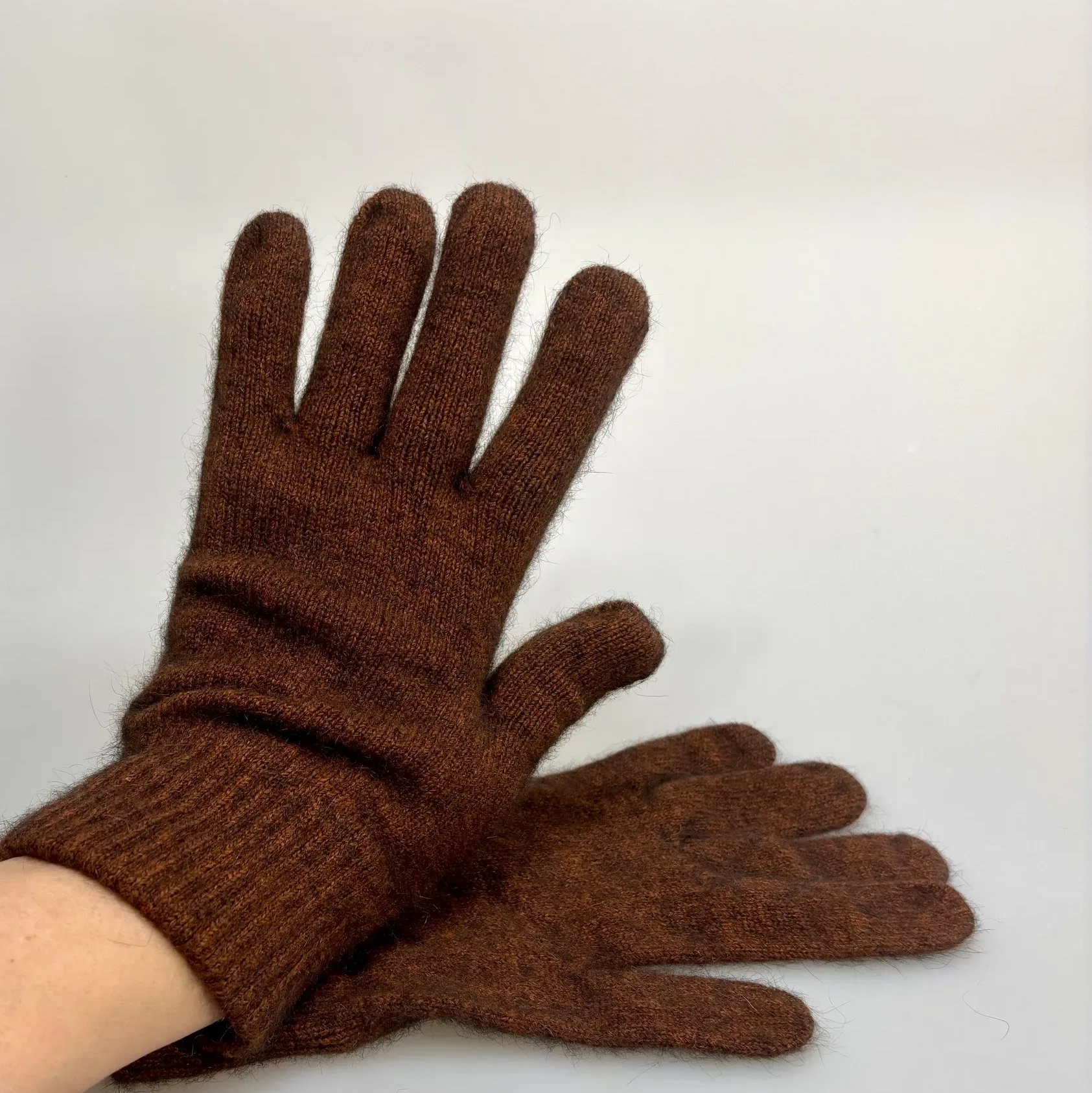 Strikkede Fingervanter Possum Rust Strikkede Fingervanter Possum Rust, rimo rødbrun, rustbrun, mix, meleret, fingerhandsker, strikhandsker, strikvanter, uldvanter, uldhandsker, luksus, cashmere, cashmir, angora, ekstra, bløde, lune, lækre, varme, damer, piger, flotte, luksus, kvalitet, new zealand, biti, ribe, vinter, tilbhør, out door, vadehavet, nationalpark, sort sol, herre, dame, herrevanter, damehandsker